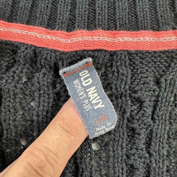Old Navy Women’s Plus Black Cable Knit Sweater - Picture 3 of 11